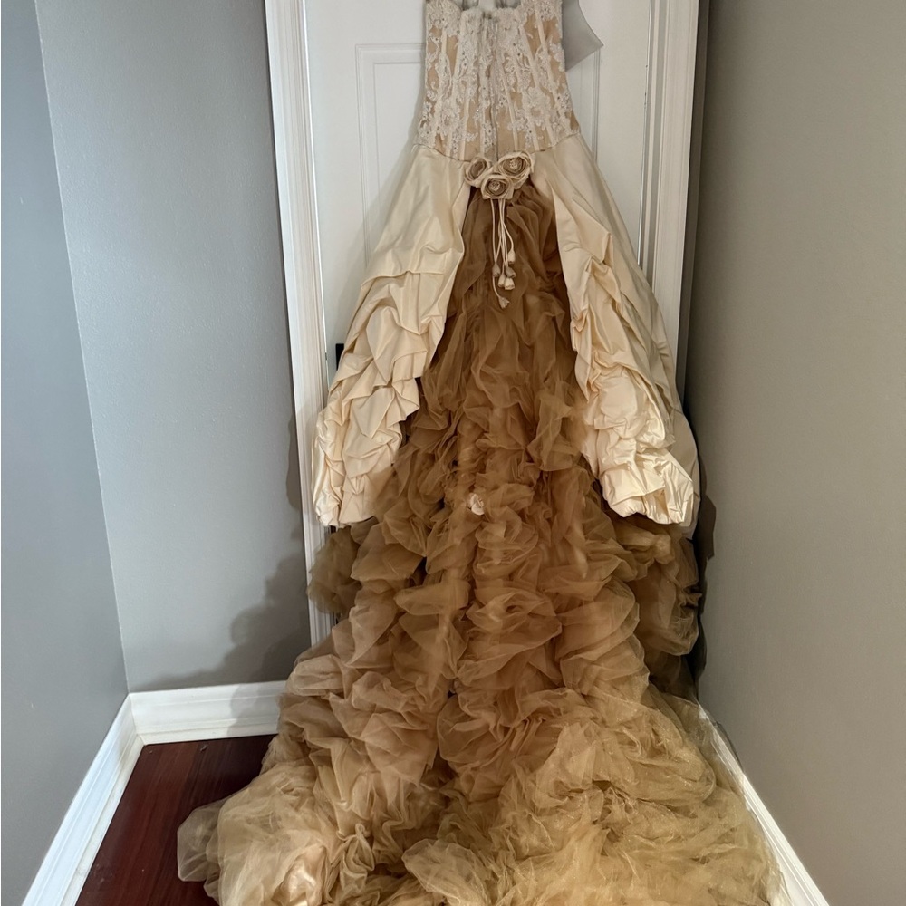 🔥 Price drop 🔥 St. Pucchi Wedding Gown